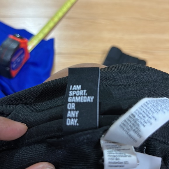 Adidas M - Picture 9 of 12